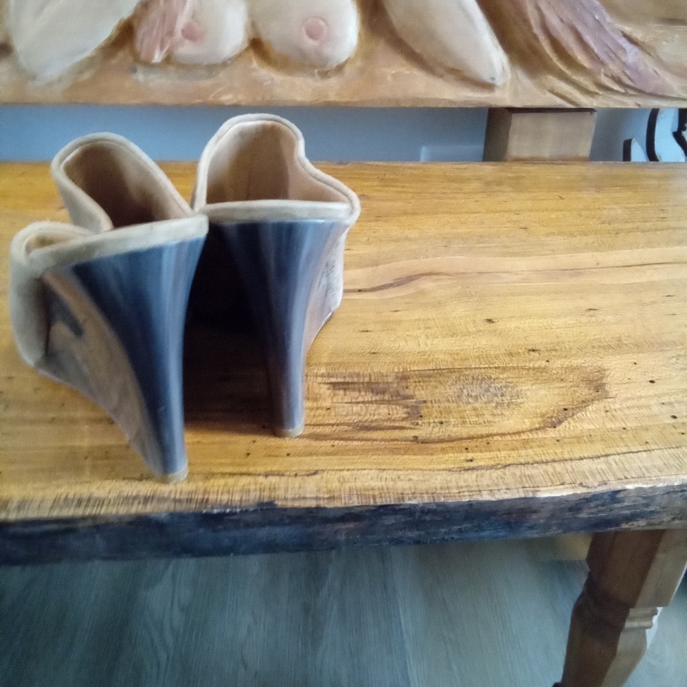 Coach Hollie Size 7.5 B Tan Suede 3.5" Wedge Heel platform Peep Toe - Picture 13 of 16